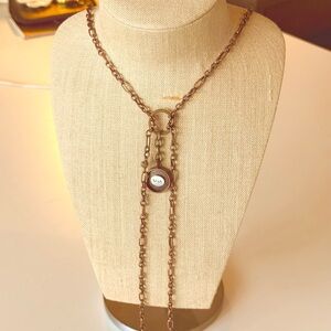 Metal lightweight chain necklace .